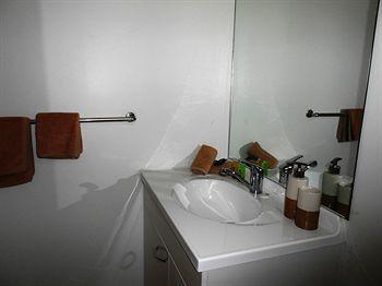 Northcote Motor Motel 3*